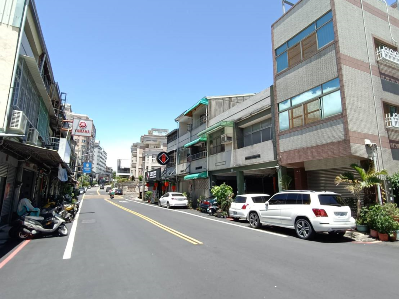嘉義市東區文雅街透天金店面  大面寬大地坪採光明亮