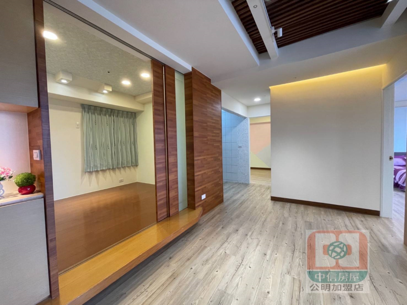 嘉義市東區嘉義高工3房華廈  全新整理附機械車位