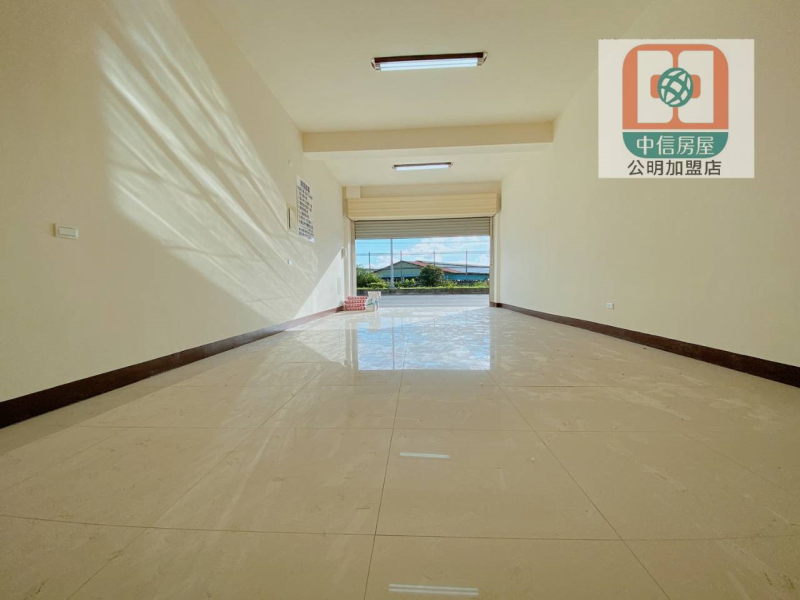 嘉義縣新港省道透天住店  全新整理大馬路上