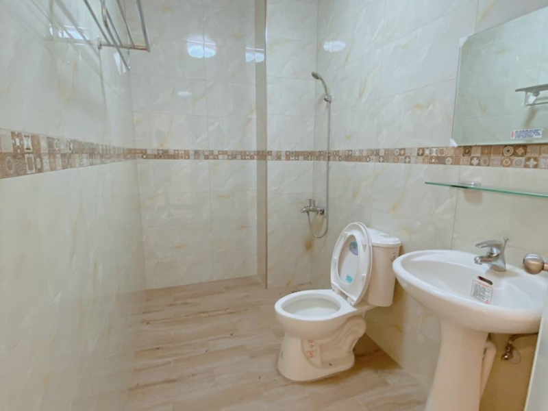 嘉義縣新港省道透天住店  全新整理大馬路上