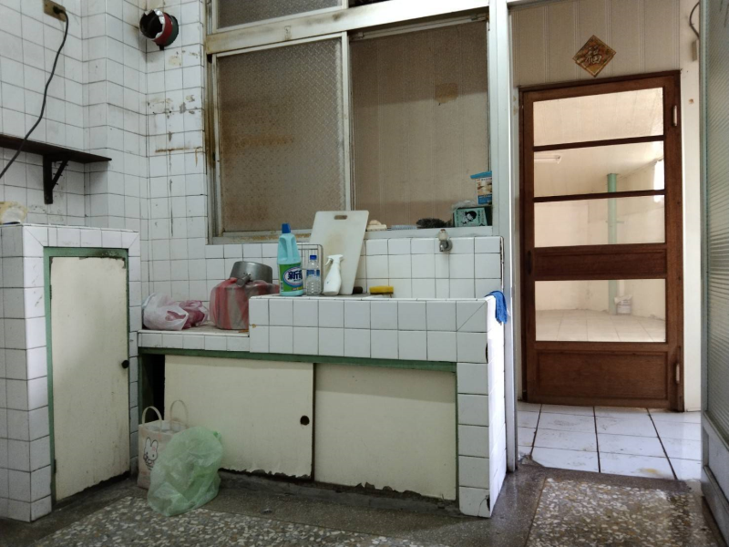 嘉義市和平路巷內雙透天   門前可停車東市場精華區