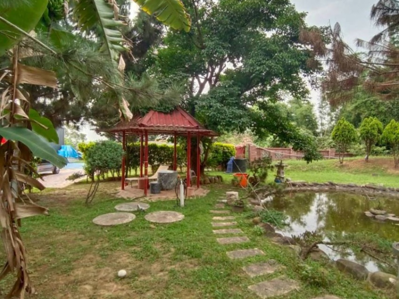 嘉義市林森東路都計內農地400坪  適倉庫渡假休閒小木屋