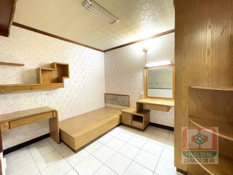 嘉義市東區彌陀路透天金店面 學區商圈大馬路邊