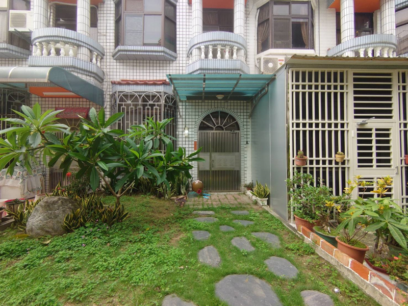 嘉義縣民雄北勢子車庫別墅  有孝親房生活機能棒