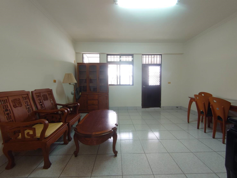 嘉義縣民雄北勢子車庫別墅  有孝親房生活機能棒