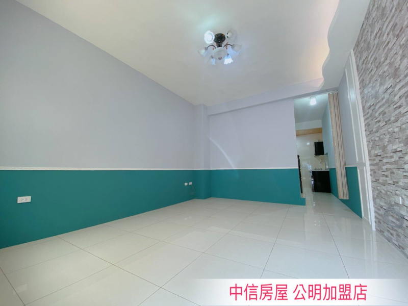 嘉義縣中埔全新整理俗透天  可租車位很便宜