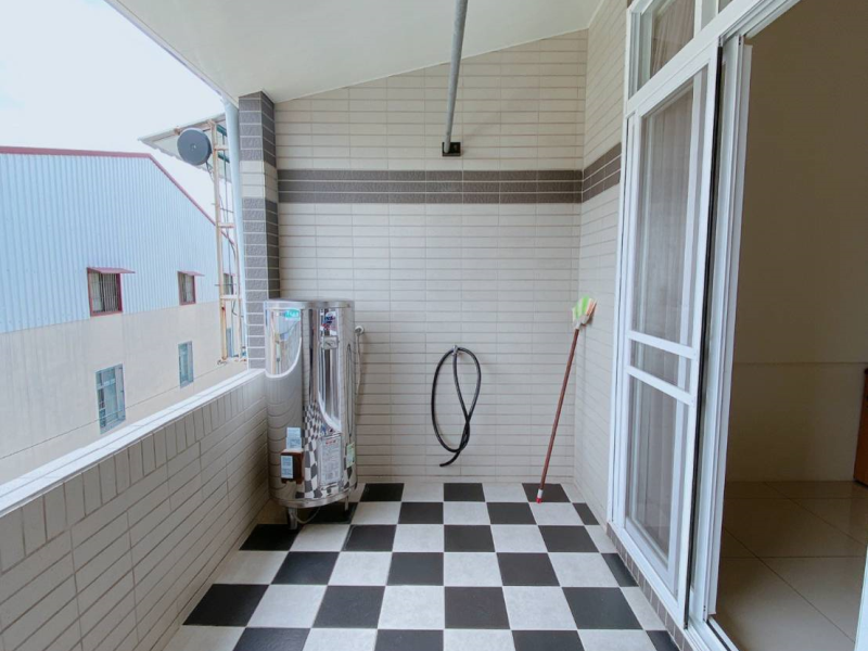 嘉義縣中埔全新整理俗透天  可租車位很便宜