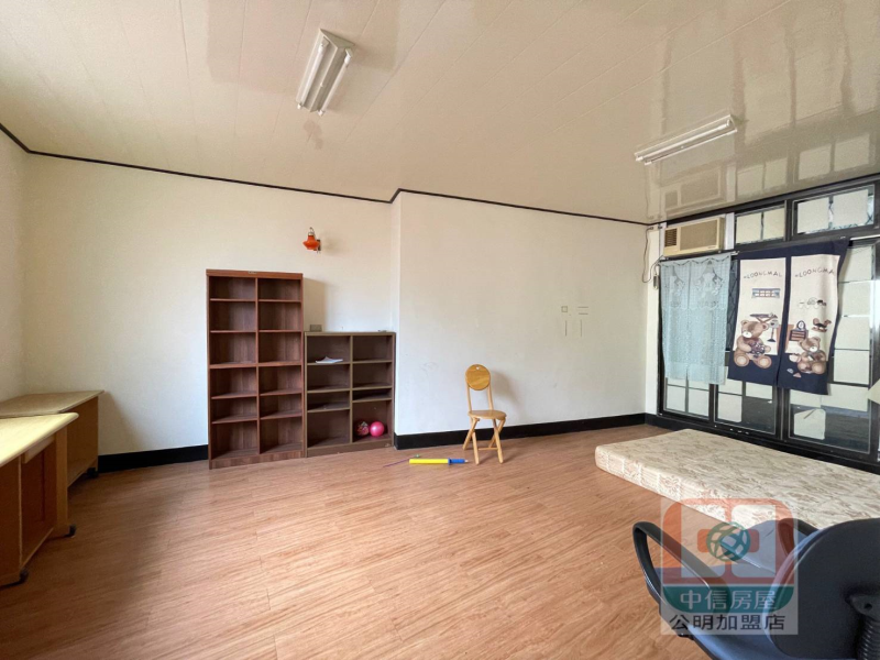 南投縣水里市區透天店住 大面寬大地坪正路邊