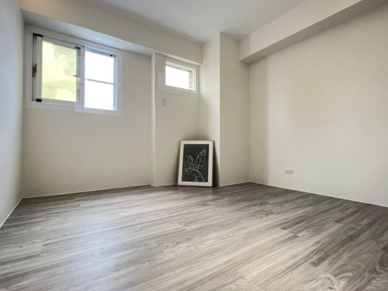 嘉義市西區英統金鑽車位美三房  一層兩戶24小時管理