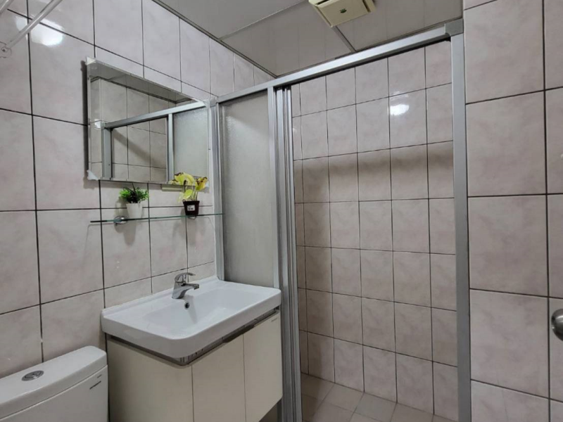 嘉義市火車站前蛋黃區美套房 家具家電出租自用皆宜