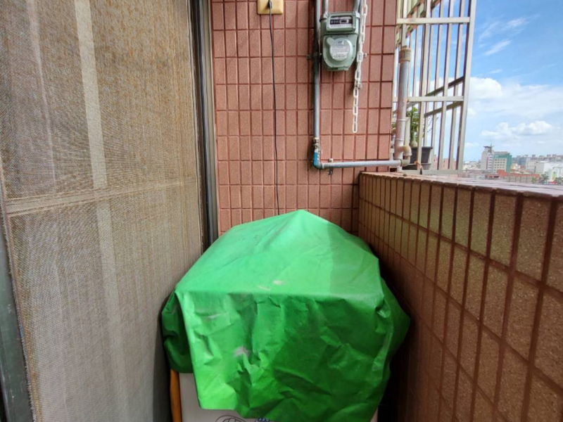 嘉義市火車站前蛋黃區美套房 家具家電出租自用皆宜