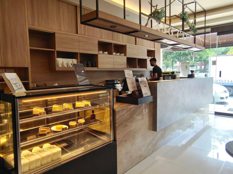 嘉義縣大林運動公園收租透天店面 地點漂亮屋齡新穎