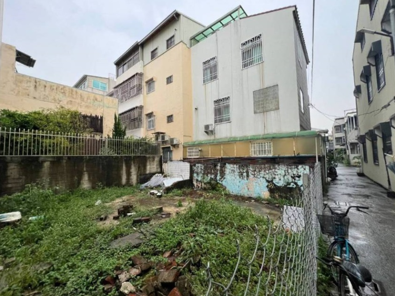 嘉義市垂楊路近嘉女建地  雙面路適和倉儲小木屋