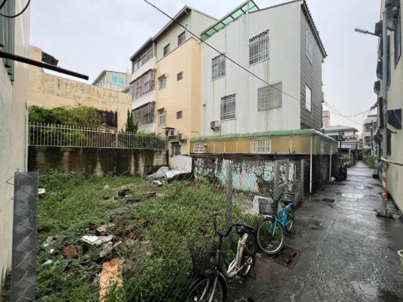 嘉義市垂楊路近嘉女建地  雙面路適和倉儲小木屋