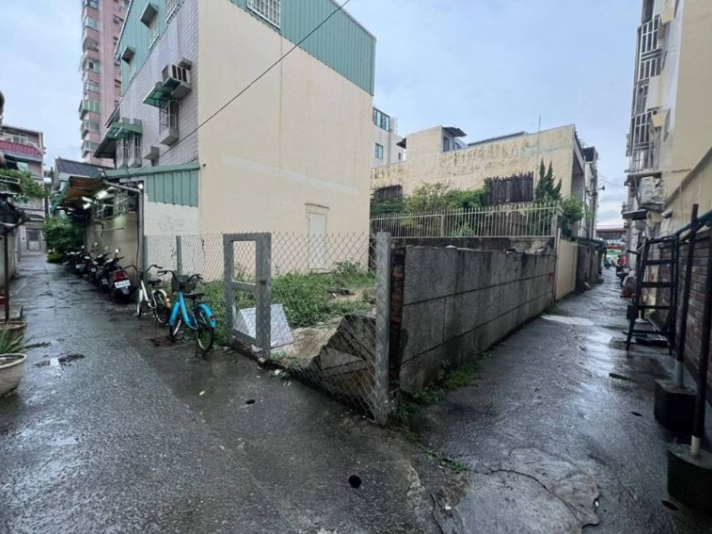 嘉義市垂楊路近嘉女建地  雙面路適和倉儲小木屋