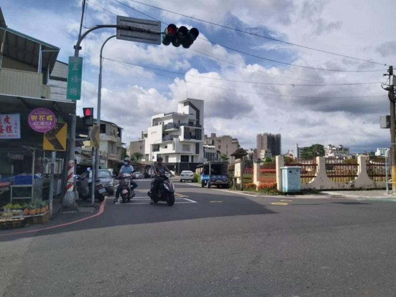 嘉義市東區嘉義公園電梯雙車別墅-預售