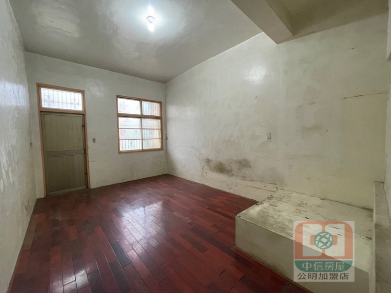 嘉義市興嘉公園透天 近學區商圈只要公寓價