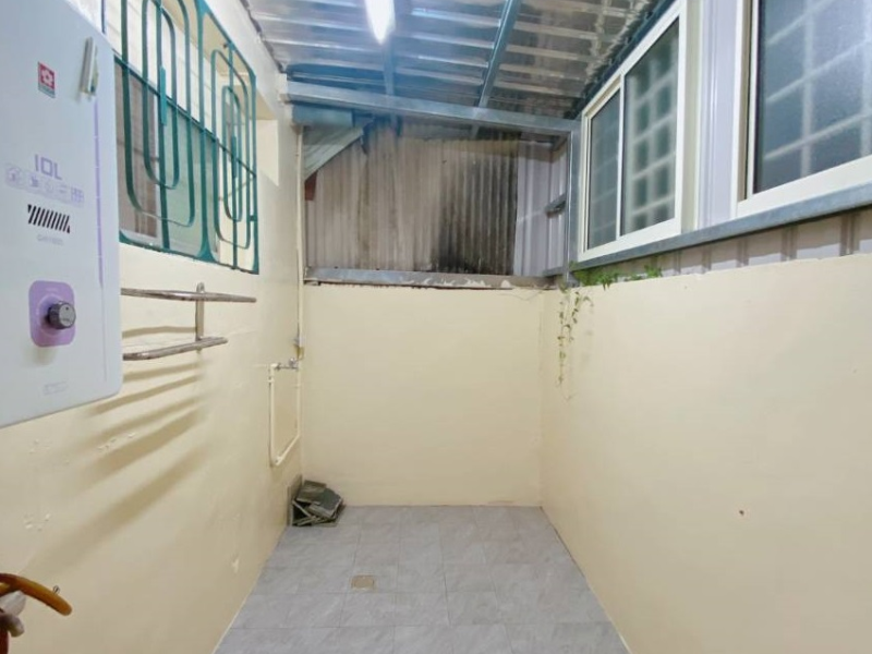 嘉義市玉山路(*)郵政總局透天店住(*)   可當公司行號租售皆可