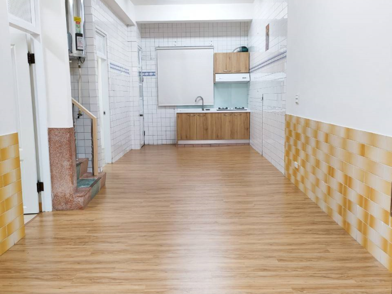 嘉義大學民雄校區「雙孝親房透天」😁   全新整理大面寬好停車