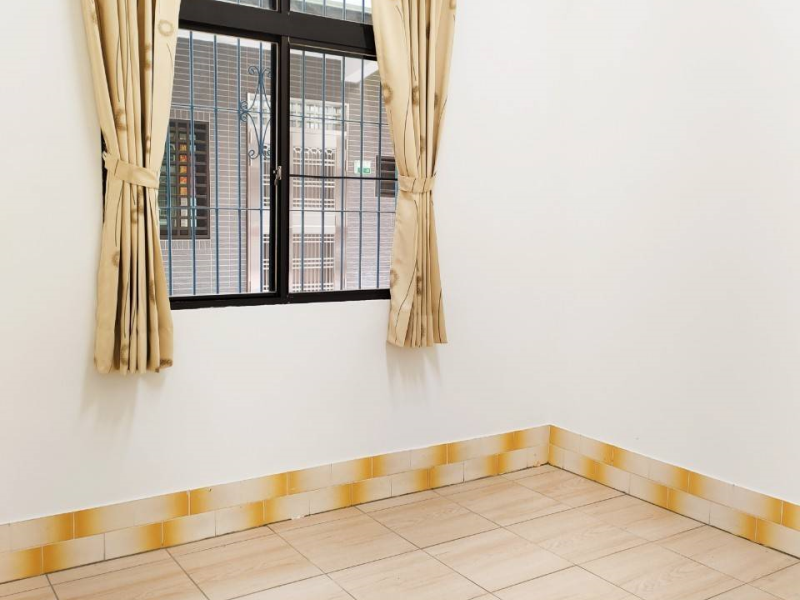 嘉義大學民雄校區「雙孝親房透天」😁   全新整理大面寬好停車