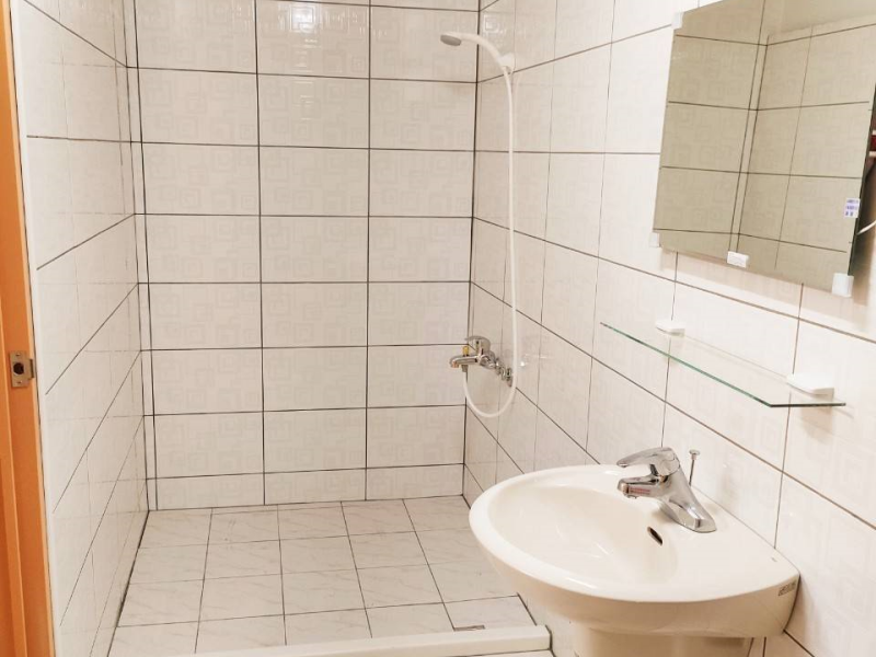 嘉義大學民雄校區「雙孝親房透天」😁   全新整理大面寬好停車