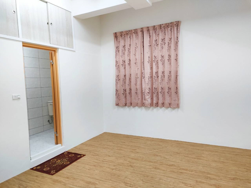 嘉義大學民雄校區「雙孝親房透天」😁   全新整理大面寬好停車