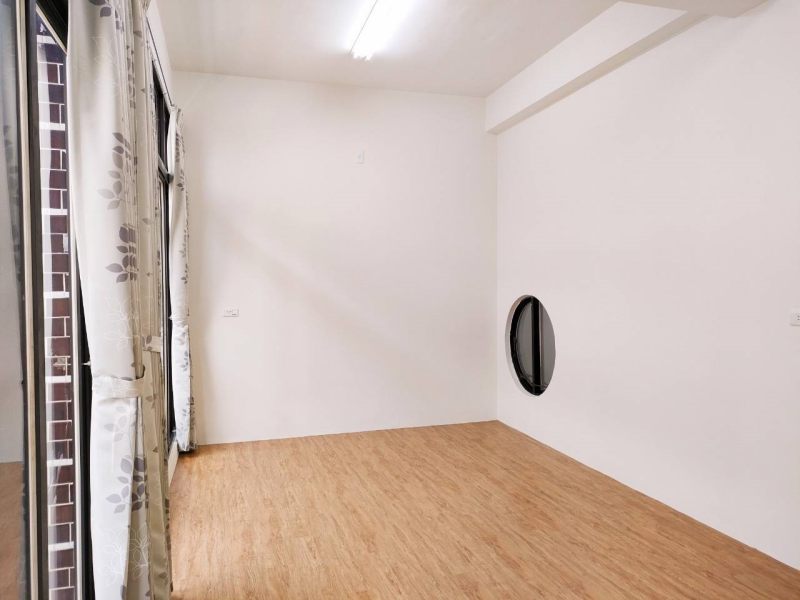 嘉義大學民雄校區「雙孝親房透天」😁   全新整理大面寬好停車