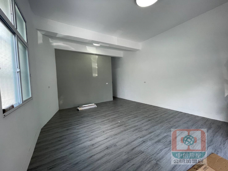 嘉義市西區🏠友孝路邊間透天店面  好停車近後火車站