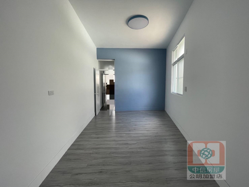 嘉義市西區🏠友孝路邊間透天店面  好停車近後火車站