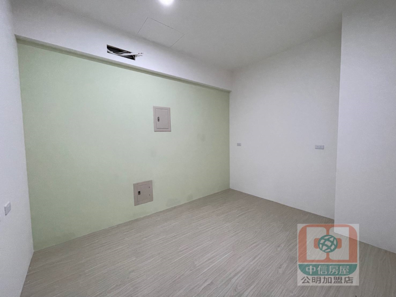 嘉義市東區義教街雙車庫別墅  大地坪大面寬有孝親房