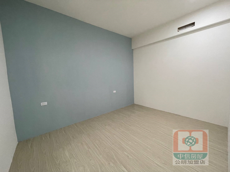 嘉義市東區義教街雙車庫別墅  大地坪大面寬有孝親房