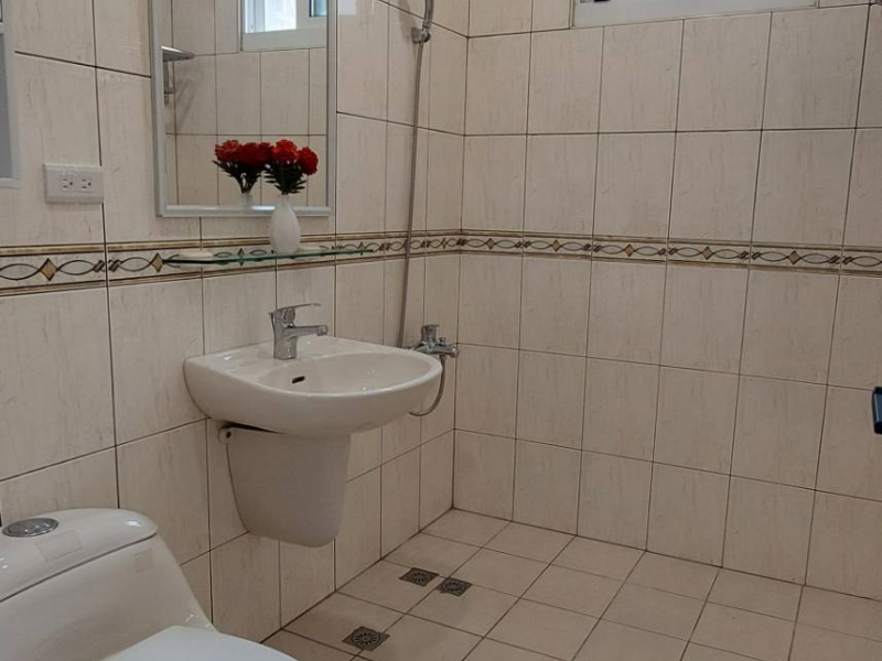 嘉義市東區北興國中美別墅 地段佳整層主臥雙車庫