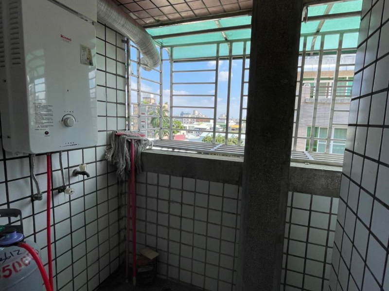 嘉義市南興公園 2房華廈+平面車位  一層2戶住戶單純