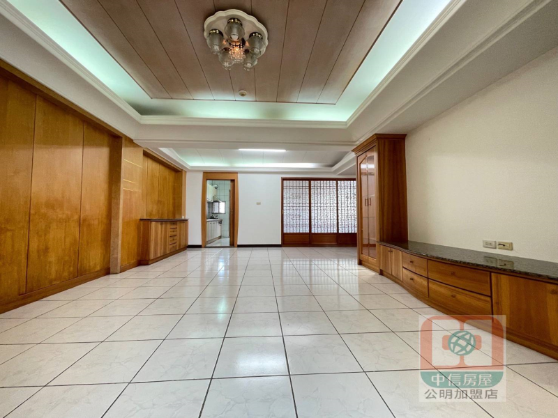 嘉義市南興公園 2房華廈+平面車位  一層2戶住戶單純