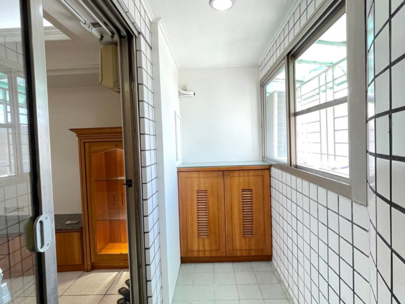 嘉義市南興公園 2房華廈+平面車位  一層2戶住戶單純