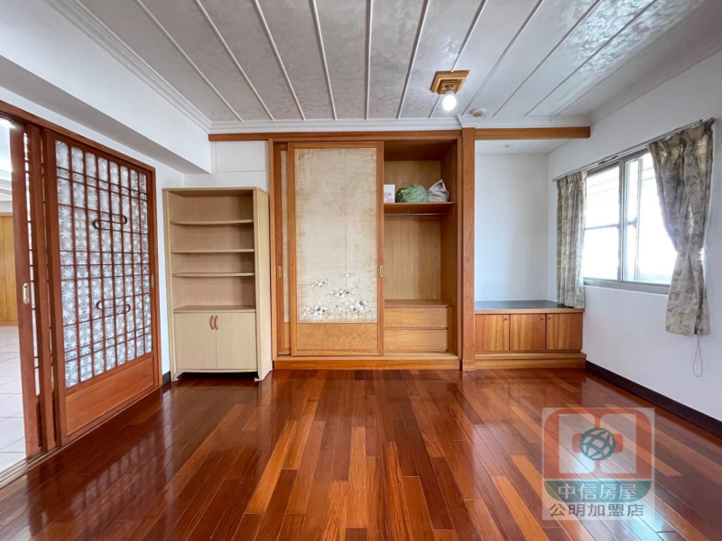 嘉義市南興公園 2房華廈+平面車位  一層2戶住戶單純