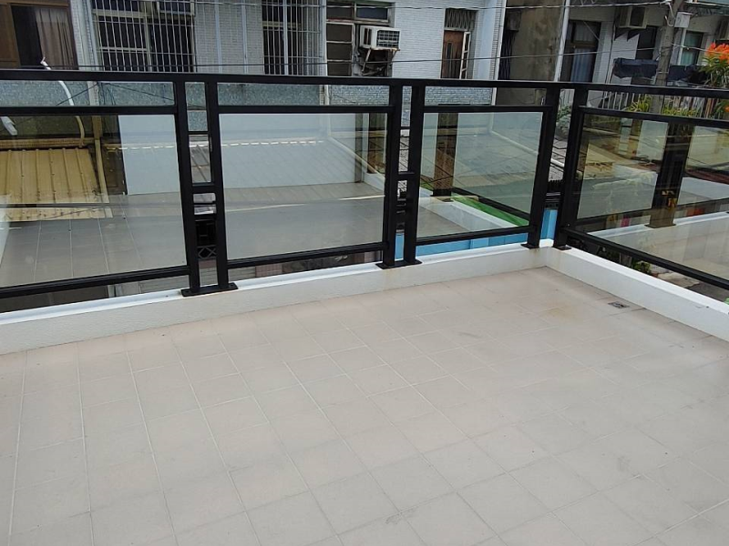 嘉義市東區大業國中透天 全新整理採光通風好