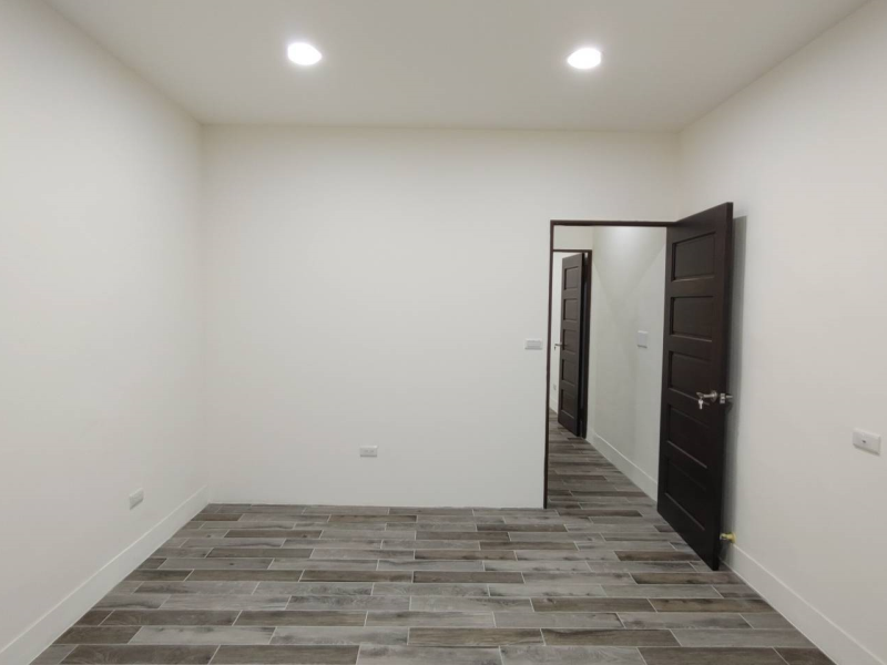 嘉義市東區大業國中透天 全新整理採光通風好