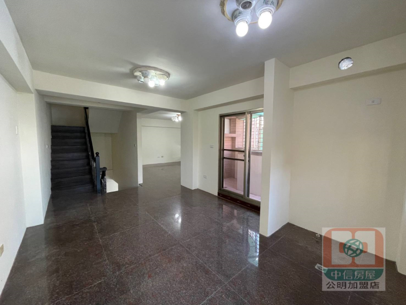 嘉義縣水上崎子頭透天店住  邊間三角窗採光極佳