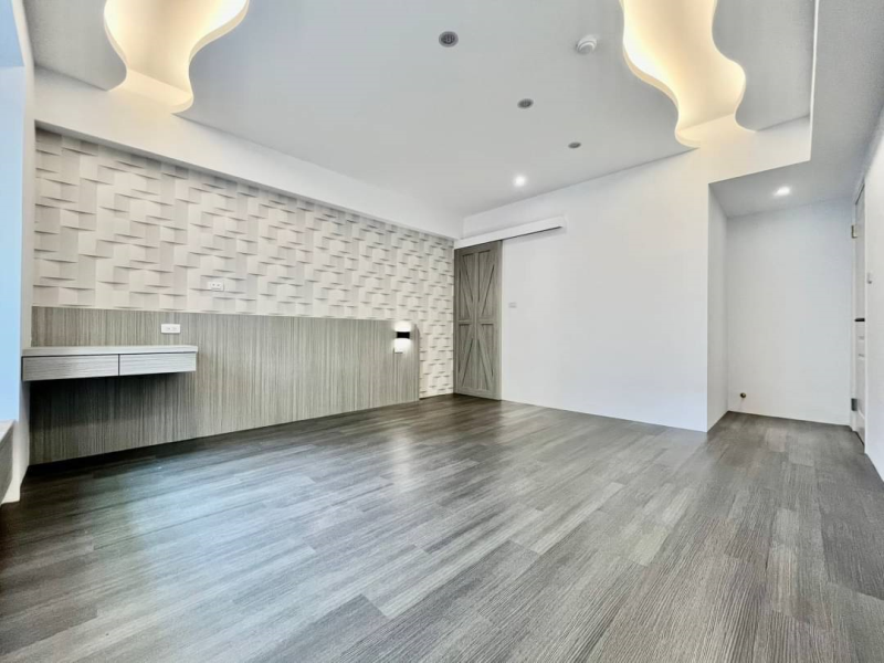 嘉義市西區友愛商圈3房有車位 一層2戶住戶單純