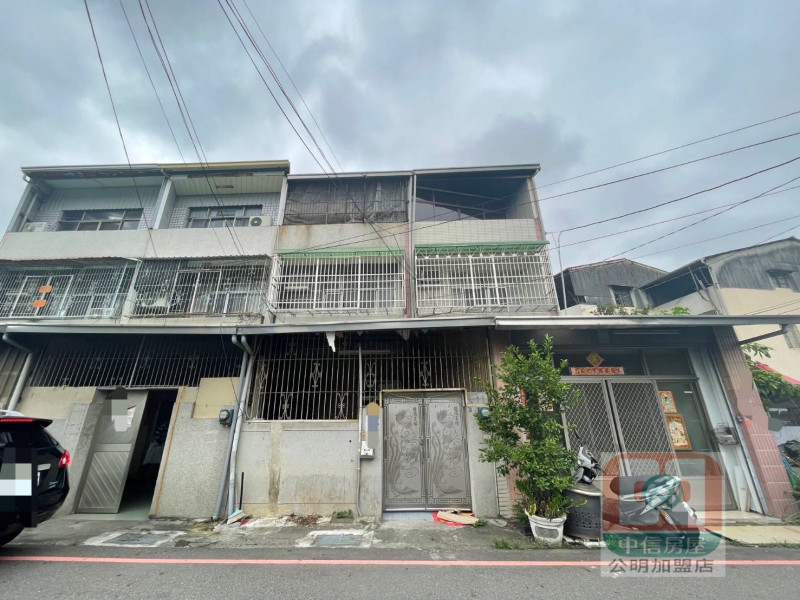 嘉義市東區信興街便宜透天  地點佳公寓價買透天厝