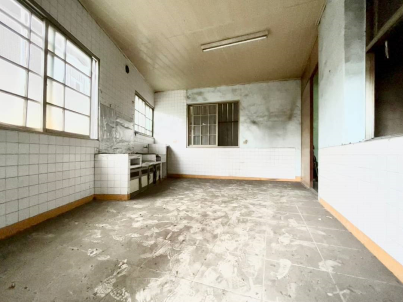 嘉義市⛱️新民路上三角窗黃金店面⛱️  設計圖及建照一起出售