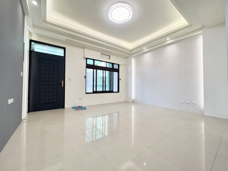 嘉義市東區東義路大地坪別墅  大馬路邊採光通風佳