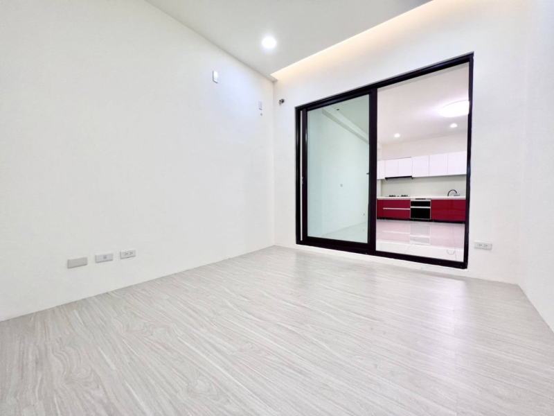 嘉義市東區東義路大地坪別墅  大馬路邊採光通風佳