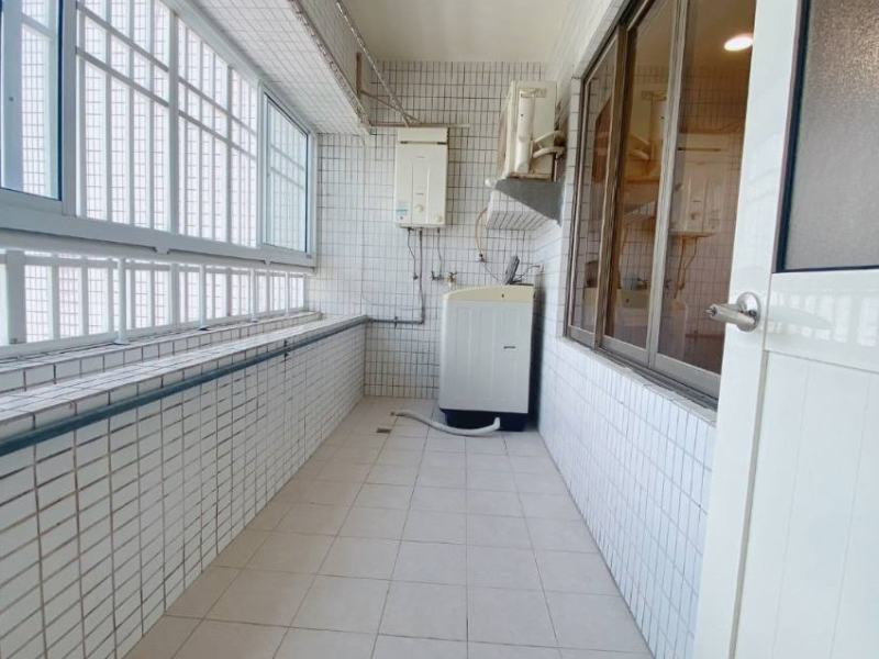 嘉義市西區友愛商圈美3房  家電跟傢俱全部都送