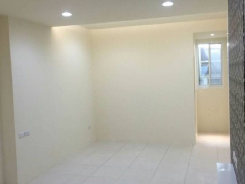 嘉義市西區建成街遠東百貨別墅 全新整理有大露臺近學區