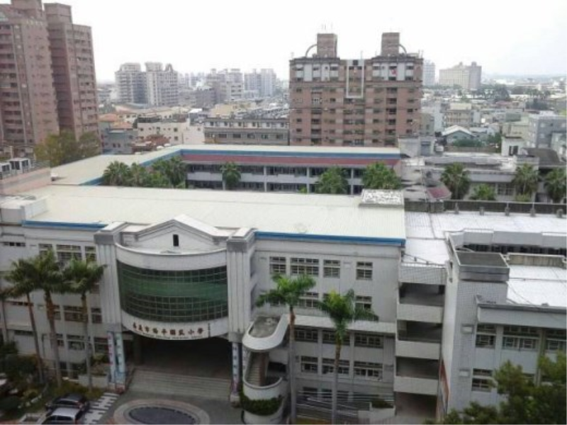 嘉義市西區德安路總督天下華廈57坪 僑平國小正對面