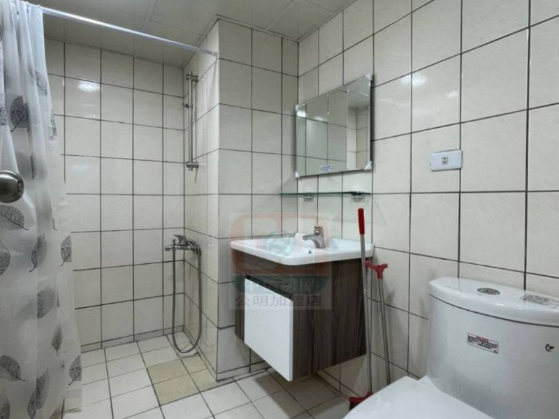 嘉義市興嘉羅曼第套房 全新裝潢採光屋況佳