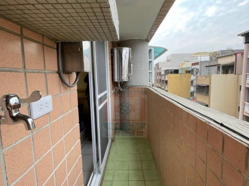 嘉義市興嘉羅曼第套房 全新裝潢採光屋況佳